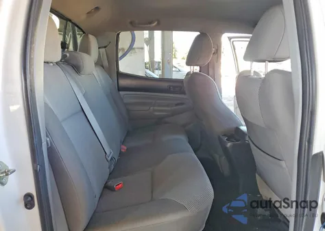 2014 Toyota Tacoma V6 z USA, uszkodzony, nr VIN 3TMMU4FN2EM066974